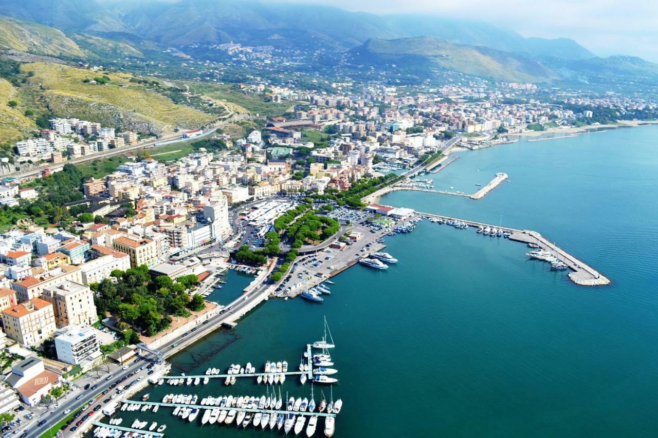 B&B Lineablu Formia Luaran gambar